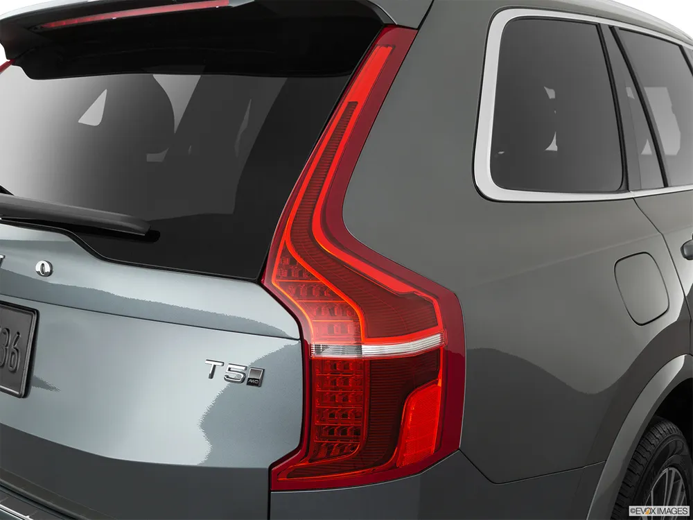 2023 Volvo XC90 2.0T B6 MHEV Ultimate Bright AWD (7-seater)