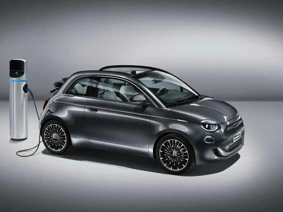 2022 Fiat 500e La Prima