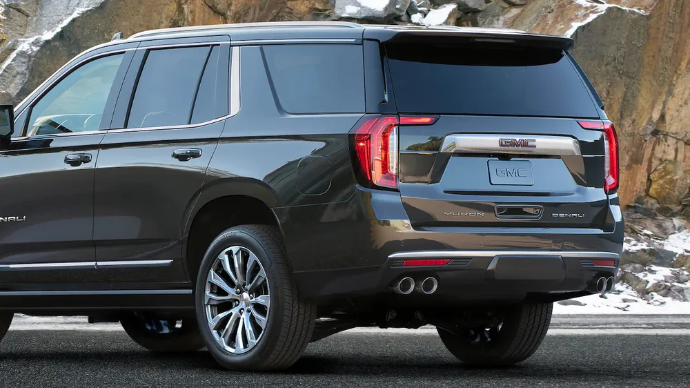 2024 GMC Yukon Denali 6.2L V8 (AWD)
