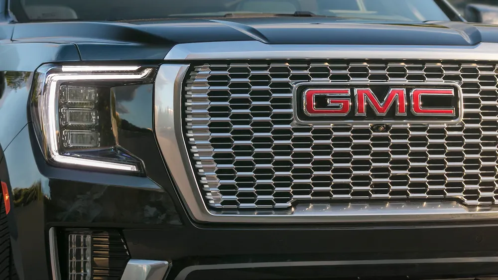 2024 GMC Yukon Denali 6.2L V8 (AWD)