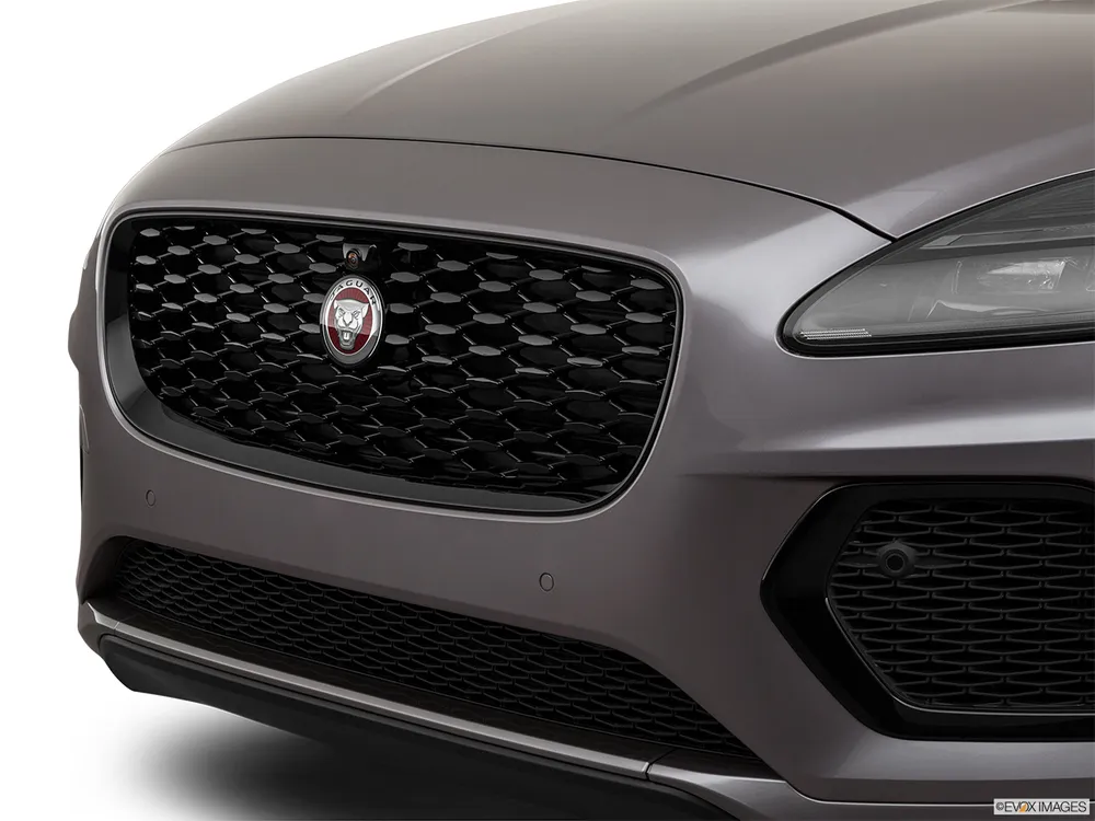 2024 Jaguar E-Pace 2.0T R-Dynamic HSE (250 PS)