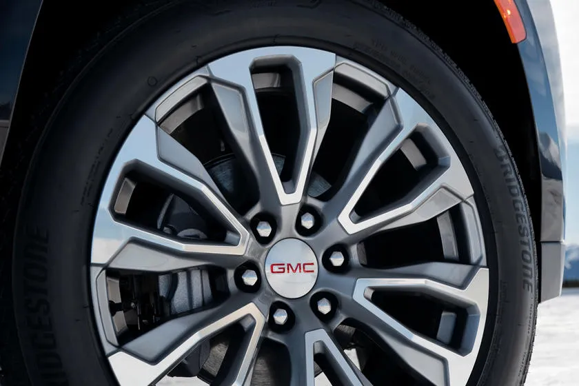 2021 GMC Yukon XL Denali 6.2L V8 (AWD)