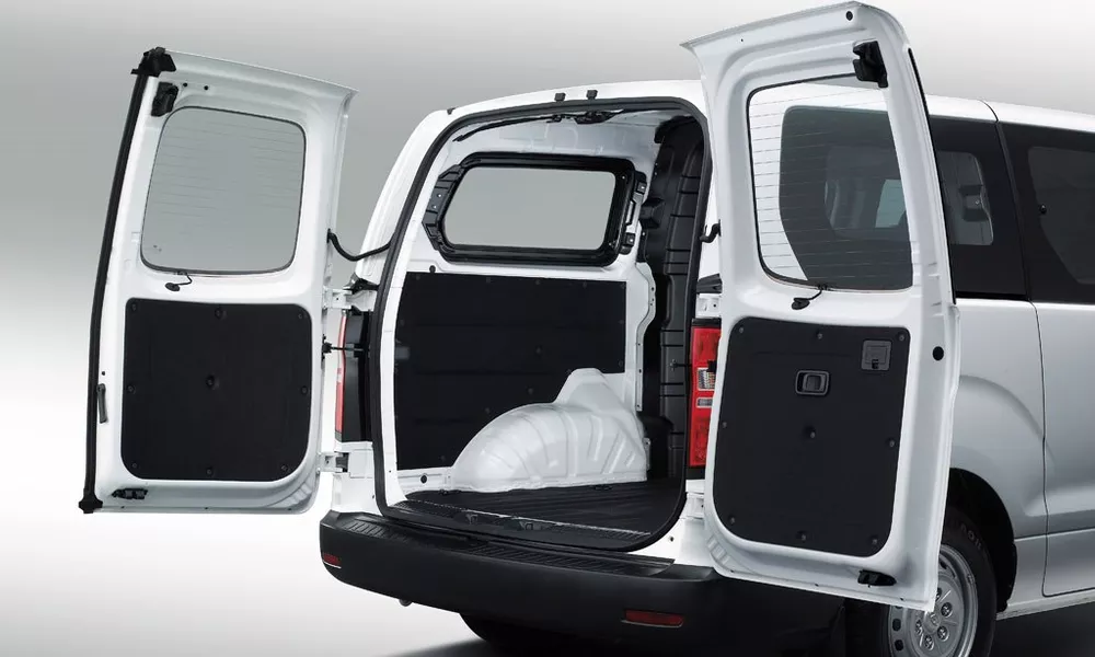 2017 Hyundai H1 12-Seater Passenger Van