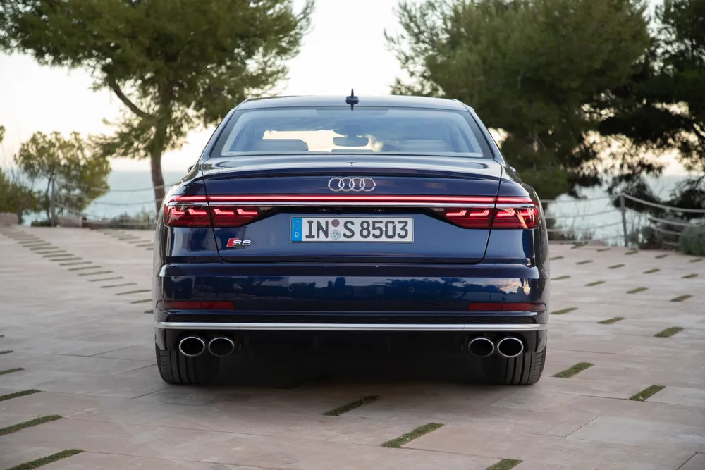 2020 Audi S8 4.0 TFSI quattro (571 HP)