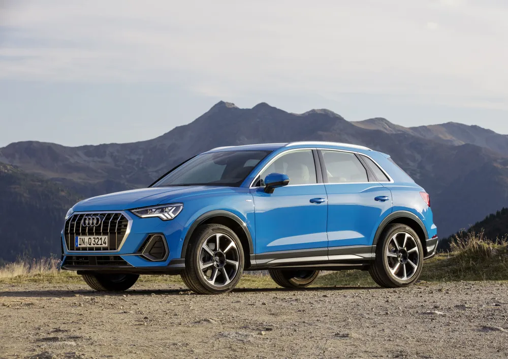 2022 Audi Q3 40 TFSI S-line (180 HP)