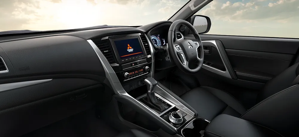 2022 Mitsubishi Montero Sport 3.0L GLX (2WD) mid