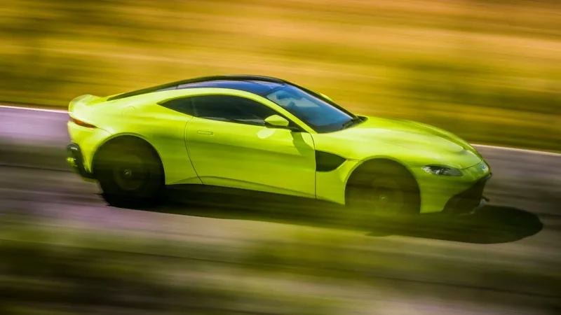 2024 Aston Martin Vantage 5.2T V12