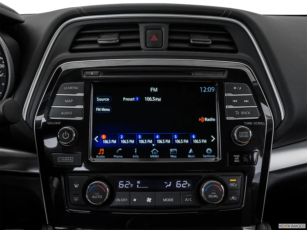 2016 Nissan Maxima SR