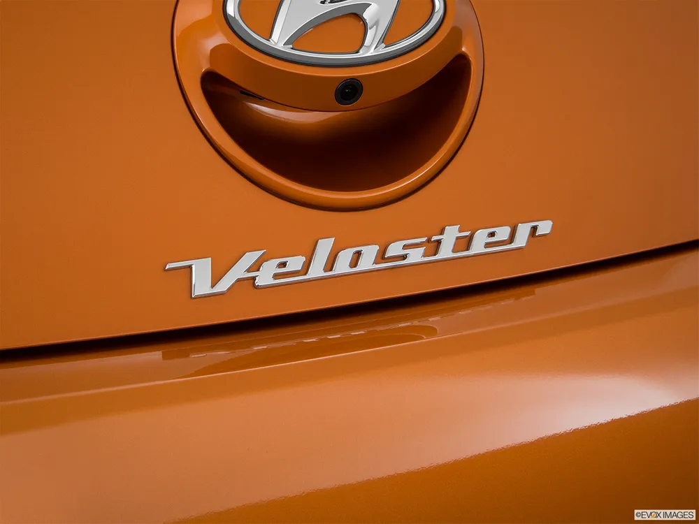 2016 Hyundai Veloster 1.6L Top