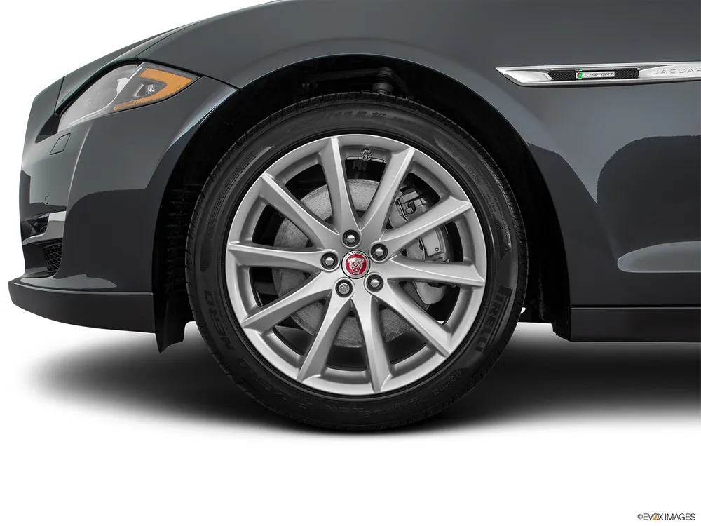 2017 Jaguar XJ 3.0L SC Luxury SWB (340 PS)