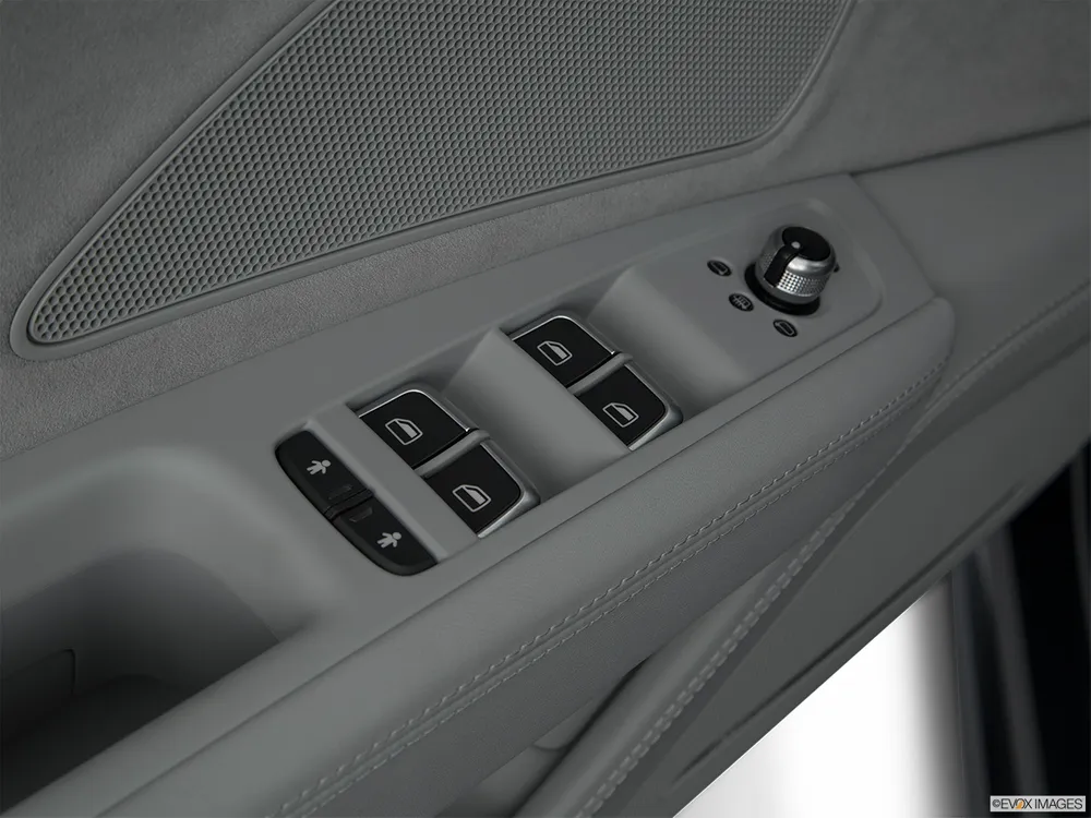 2016 Audi S8 4.0T (520 HP)