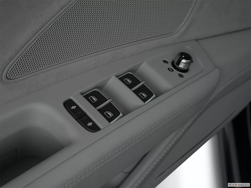 2018 Audi S8 Plus 4.0 TFSI quattro (605 HP)