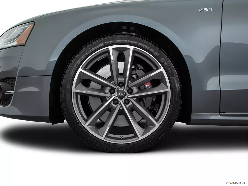 2018 Audi S8 Plus 4.0 TFSI quattro (605 HP)