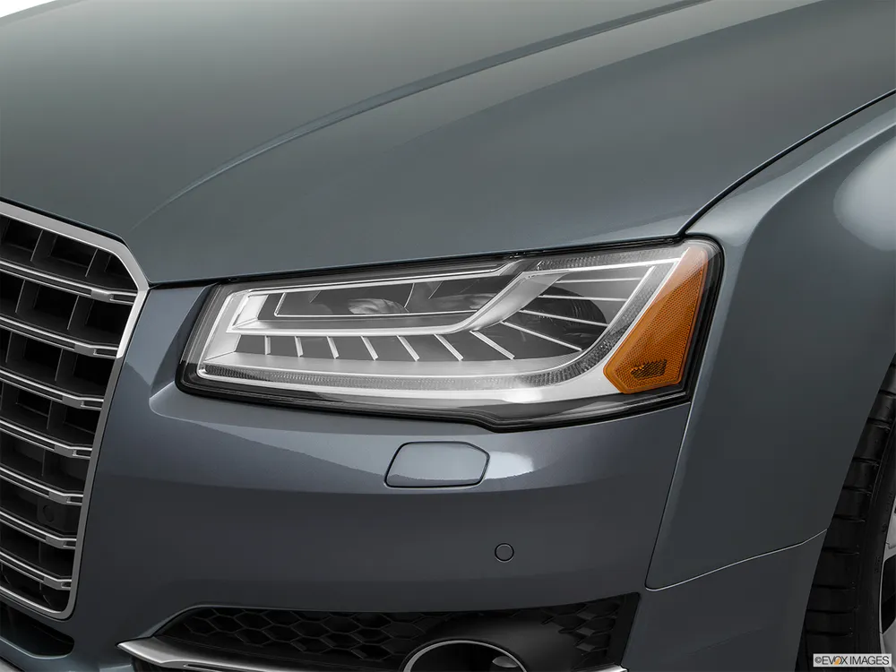 2016 Audi S8 4.0T (520 HP)