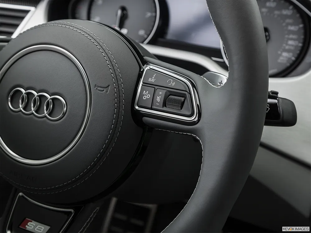 2017 Audi S8 Plus 4.0 TFSI quattro (605 HP)