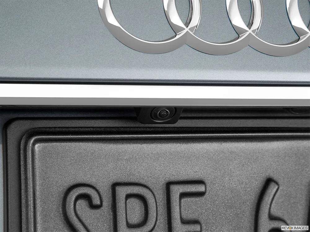 2017 Audi S8 Plus 4.0 TFSI quattro (605 HP)