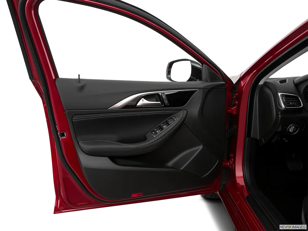 2017 Infiniti Q30 2.0L Basic