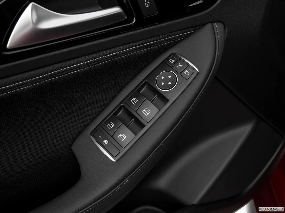 2017 Infiniti Q30 2.0L Basic