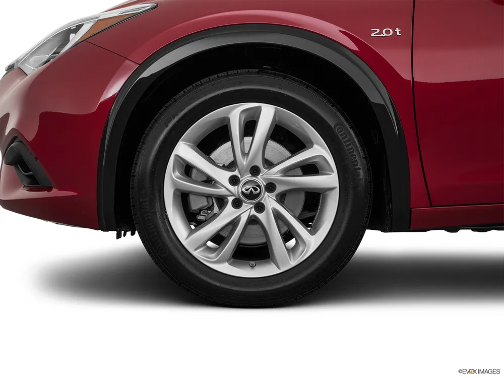 2017 Infiniti Q30 2.0L Basic