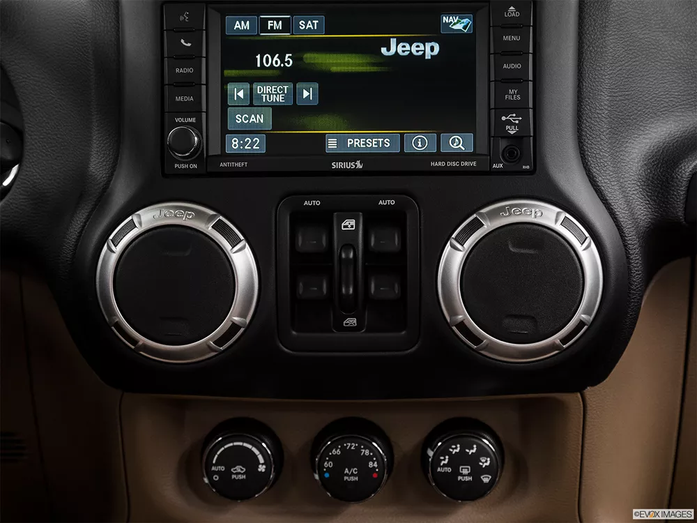 2017 Jeep Wrangler Unlimited Sahara 3.6L A/T