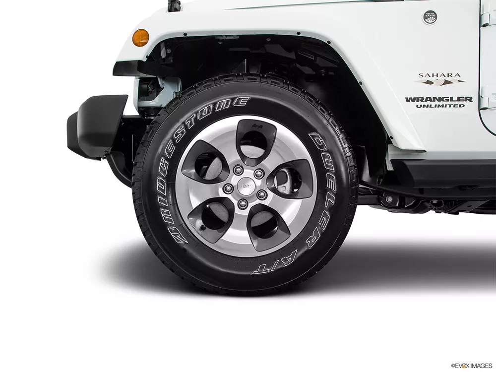 2017 Jeep Wrangler Unlimited Sahara 3.6L A/T