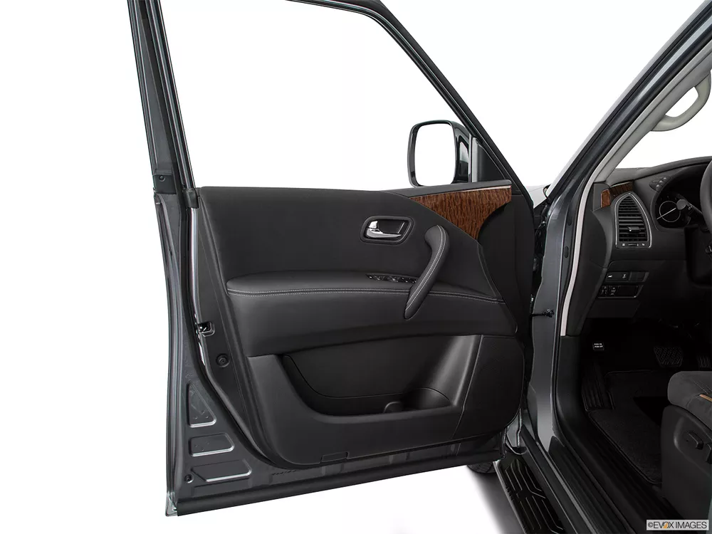 2017 Nissan Patrol 4.0L SE (Mid Option)