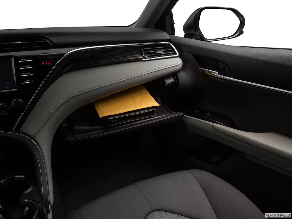 2019 Toyota Camry 2.5L LE Hybrid (212 HP)