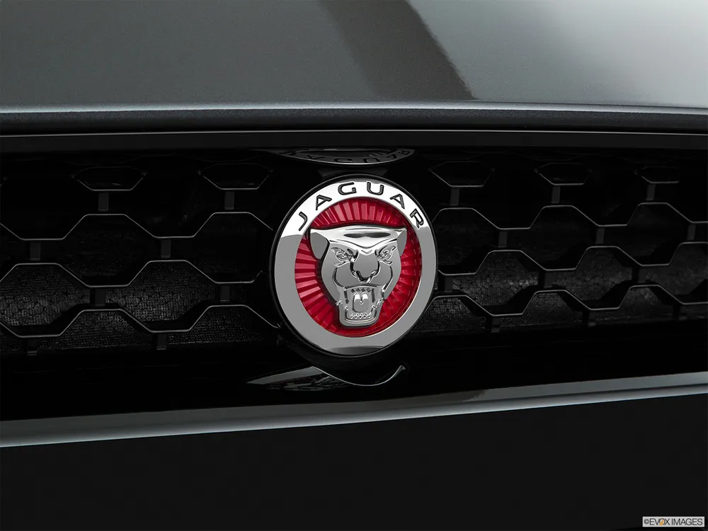 2018 Jaguar F-Type Coupe 5.0L SC R AWD (550 PS)