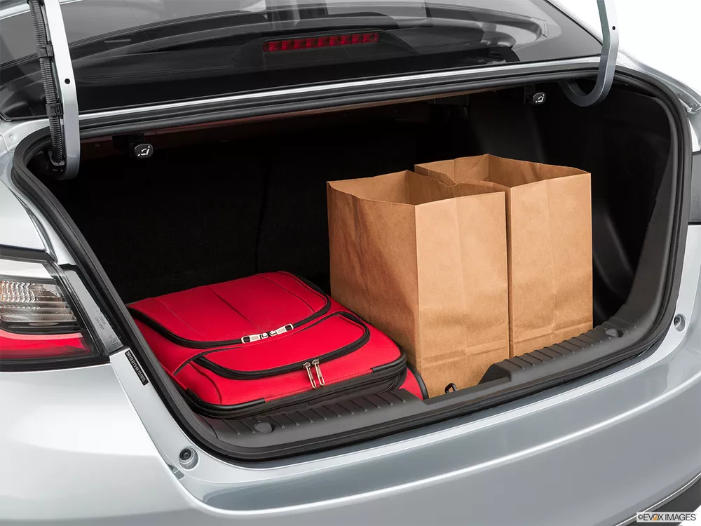 2019 Toyota Yaris 1.3L SE (Hatchback)