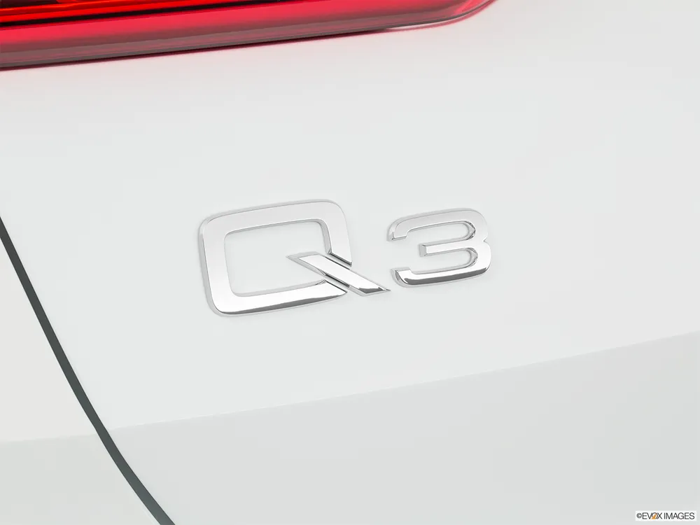 2022 Audi Q3 35 TFSI S-line (150 HP)