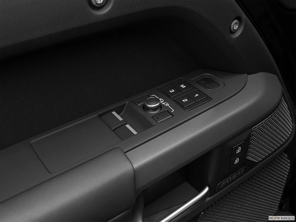 2022 Land Rover Defender 90 X (P400)