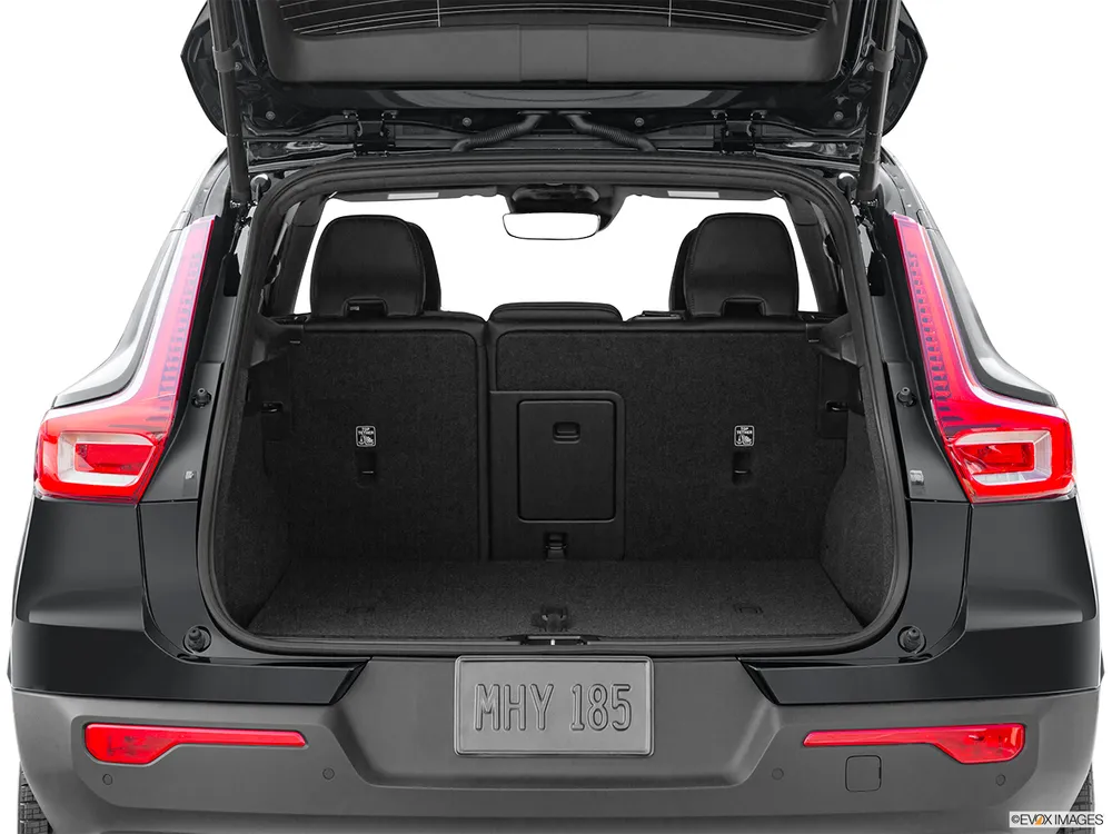 2022 Volvo XC40 2.0T T4 R Design