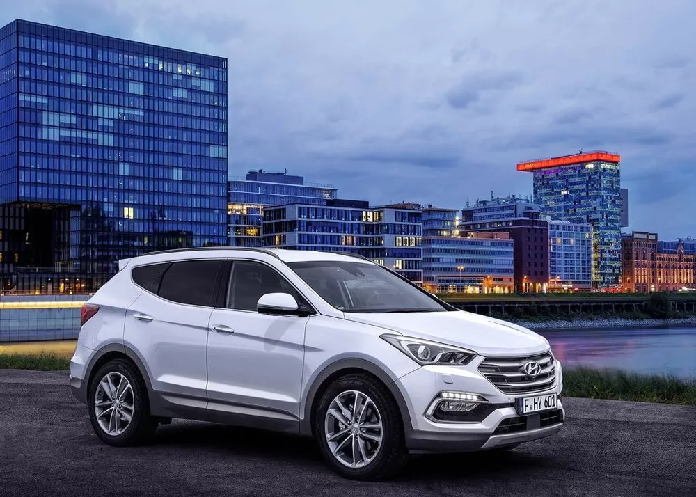 2018 Hyundai Santa Fe 2.4L Mid
