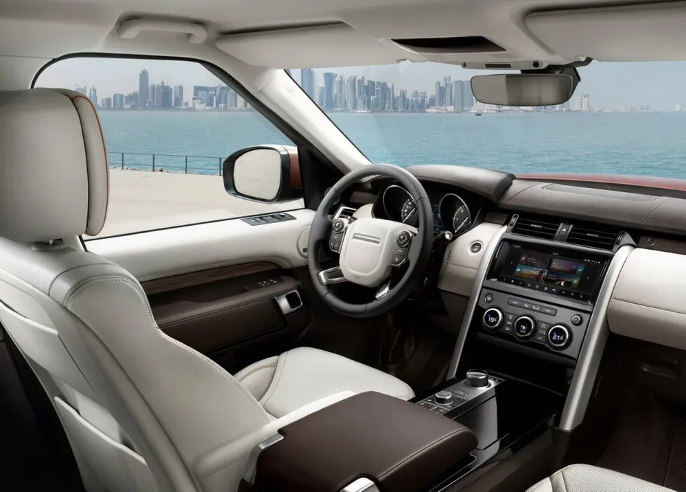 2021 Land Rover Discovery 3.0L V6 SE (360 HP)