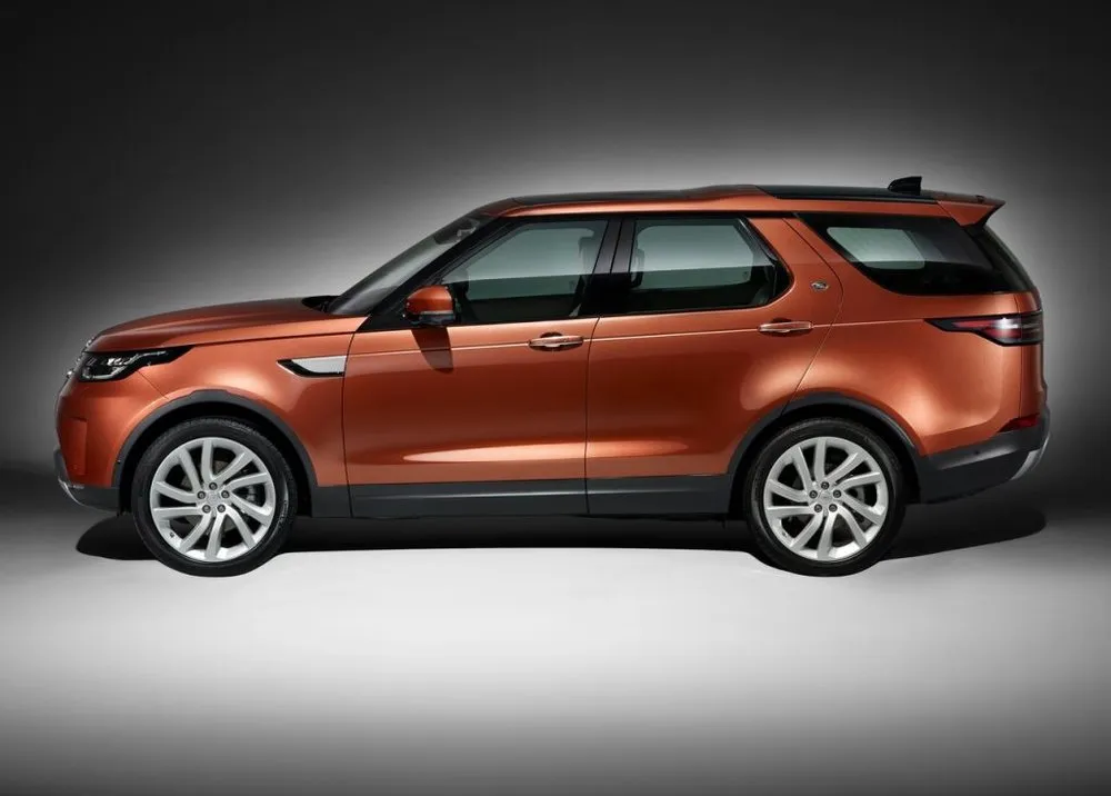 2021 Land Rover Discovery 3.0L V6 SE (360 HP)