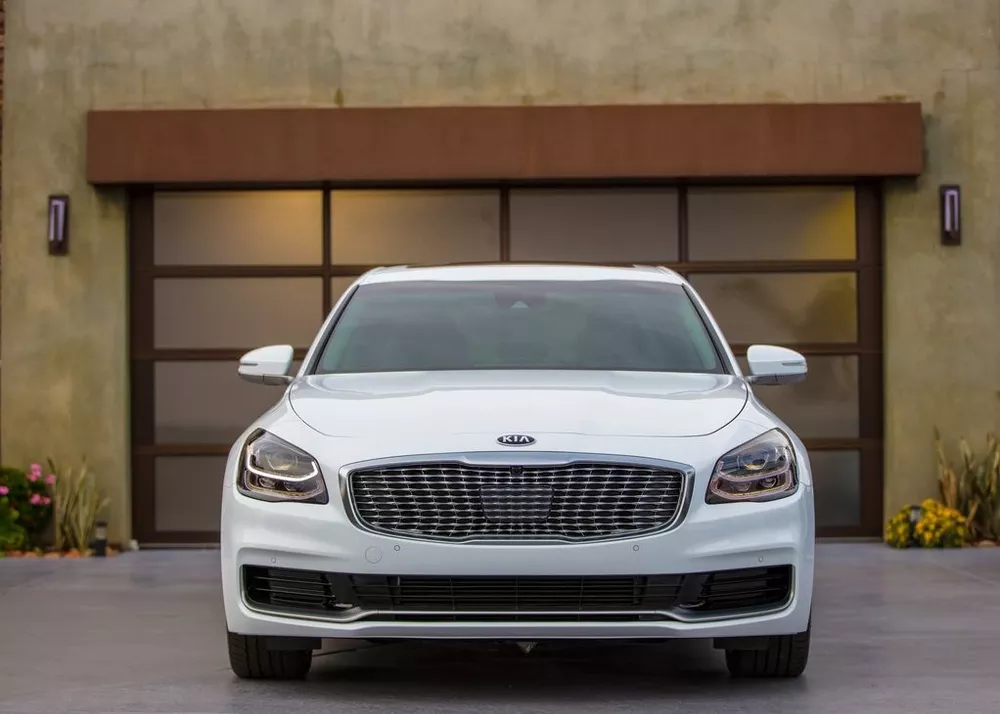 2020 Kia K900 5.0L GDI V8