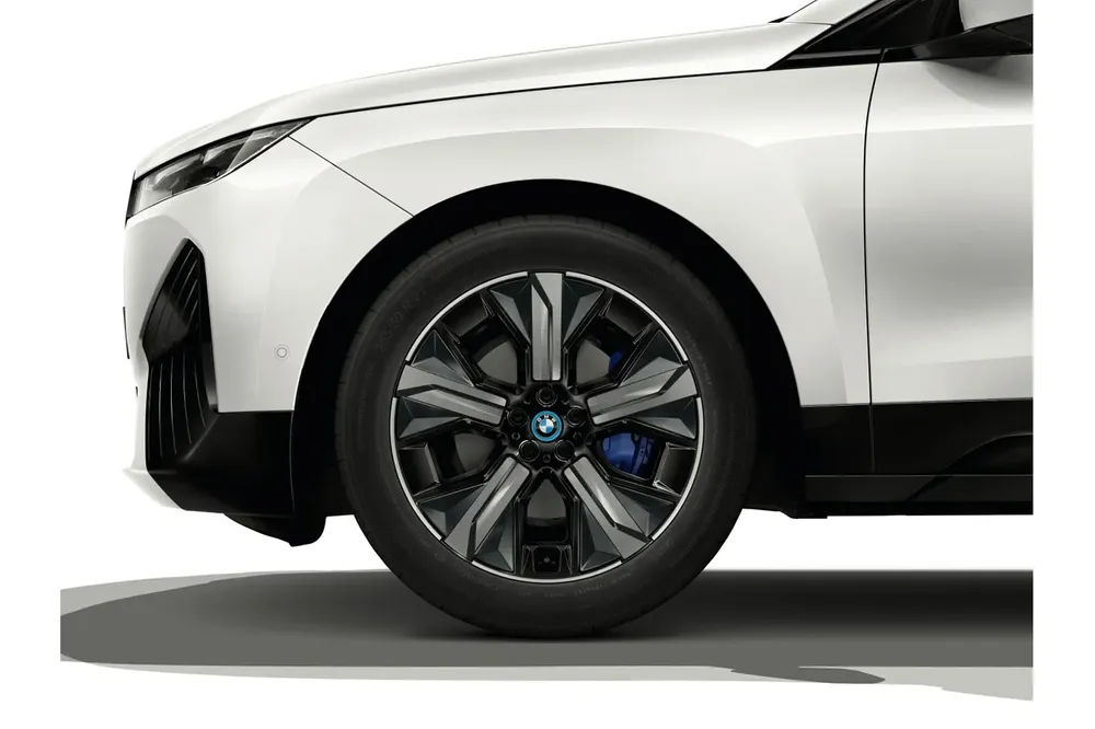 2024 BMW IX xDrive40