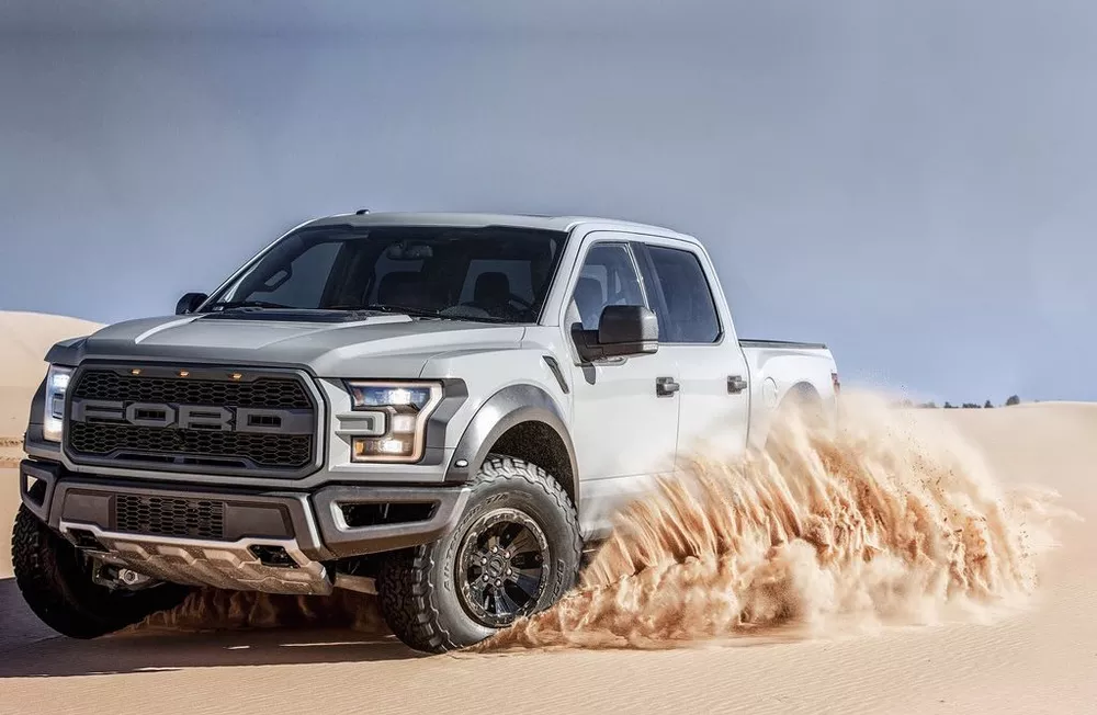 2017 Ford F-150 Raptor 3.5L EcoBoost Super Cab (Mid Range)