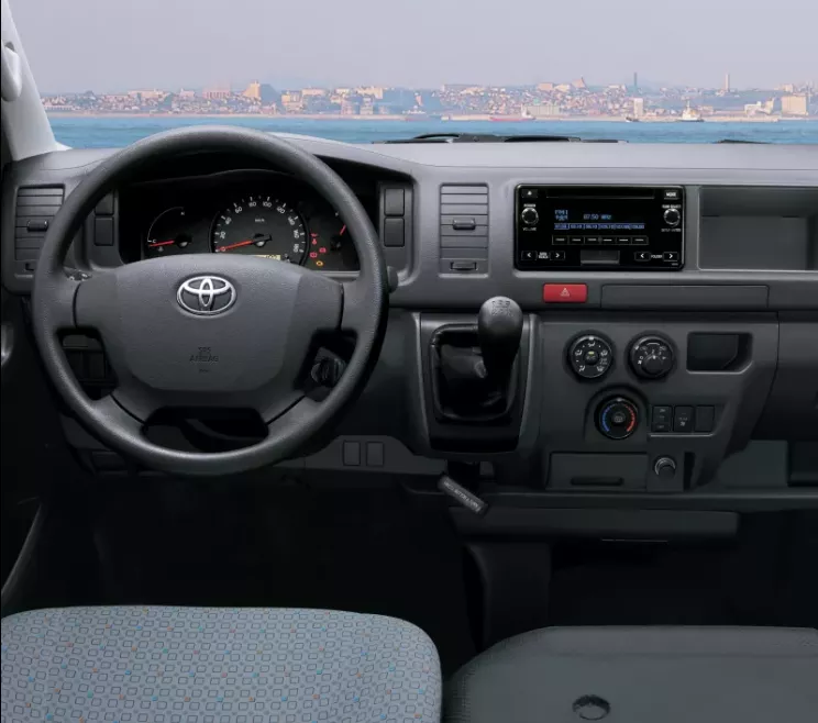 2017 Toyota Hiace 2.5L Commuter M/T