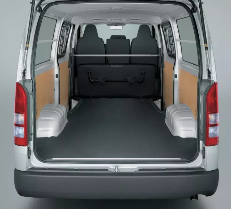 2017 Toyota Hiace 2.5L Commuter M/T